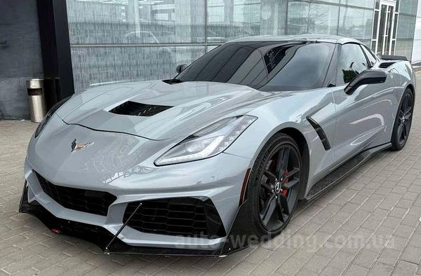 Аренда кабриолета Chevrolete Corvette Targa на съемки с водителем в Киеве