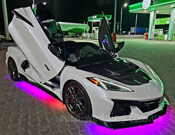 Аренда кабриолета Chevrolete Corvette на свадьбу, видеоосъемки, фотосессии с водителем в Киеве
