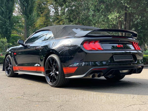 Кабриолет на свадьбу Ford Mustang GT 5.0 black с водителем в Киеве