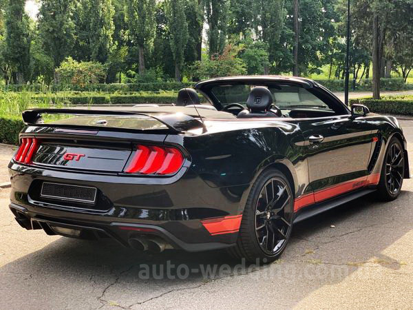 Кабриолет на свадьбу Ford Mustang GT 5.0 black с водителем в Киеве