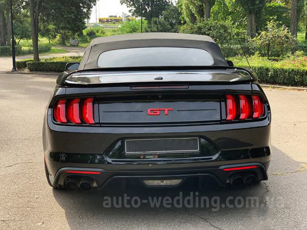 Кабриолет на свадьбу Ford Mustang GT 5.0 black с водителем в Киеве