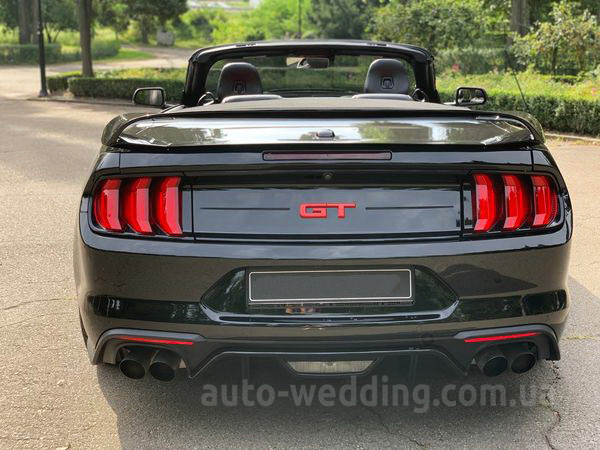 Кабриолет на свадьбу Ford Mustang GT 5.0 black с водителем в Киеве