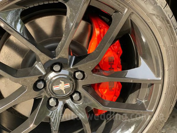 Кабриолет на свадьбу Ford Mustang GT 5.0 black с водителем в Киеве
