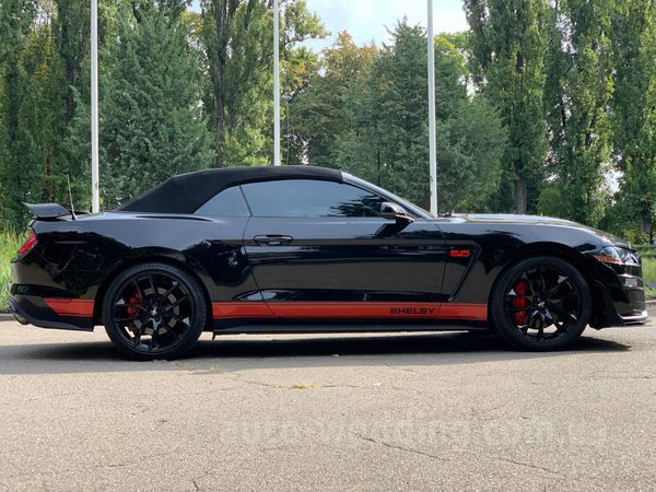 Кабриолет на свадьбу Ford Mustang GT 5.0 black с водителем в Киеве