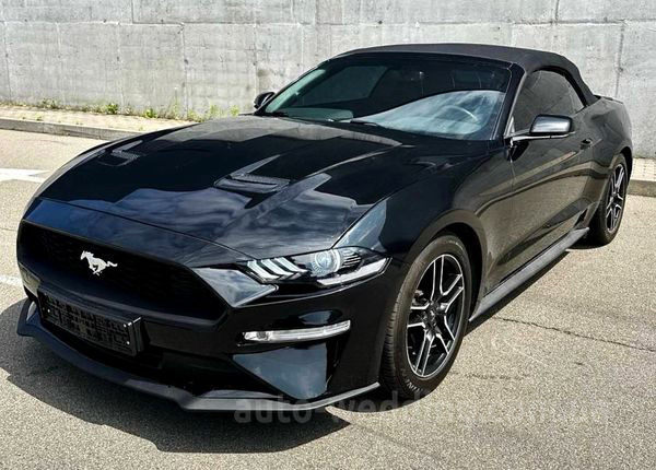 Кабриолет на свадьбу Ford Mustang GT black с водителем в Киеве