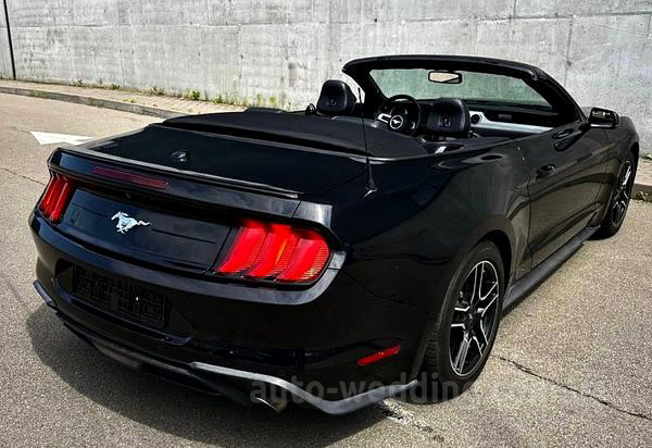 Кабриолет на свадьбу Ford Mustang GT black с водителем в Киеве