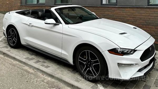 Спортивный кабриолет Ford Mustang GT 2.3 white на свадьбу
