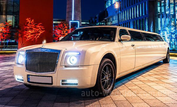 Прокат лимузина Chrysler 300C Rolls-Royse Phantom Galaxy на свадьбу в Киеве