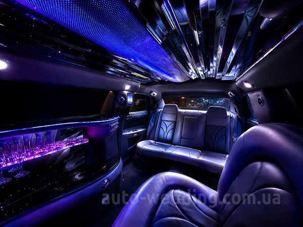 Прокат лимузина Chrysler 300C Rolls-Royse Phantom Galaxy
