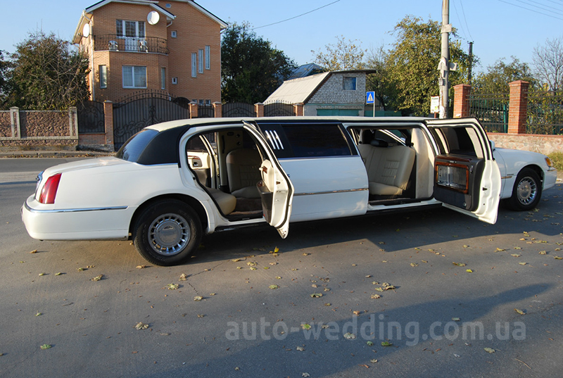Прокат лимузина lincoln Town Car vanil