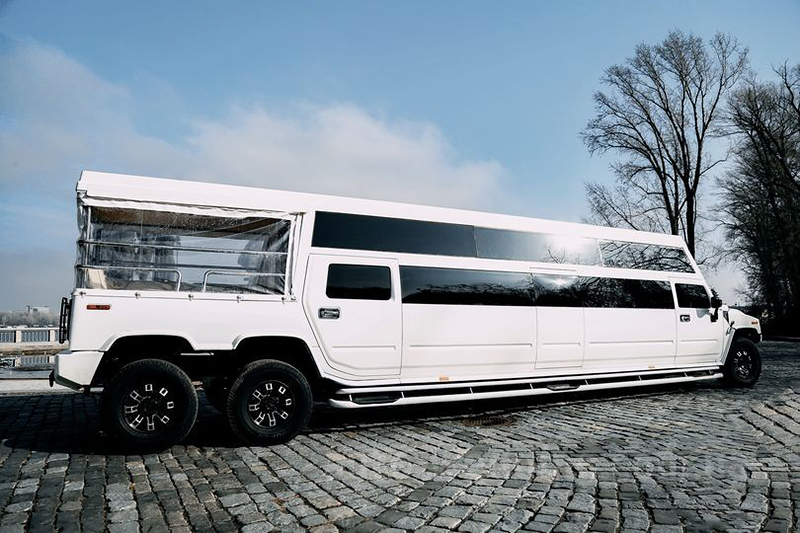 Лимузин Mega Hummer H2 Disco на свадьбу в Киеве