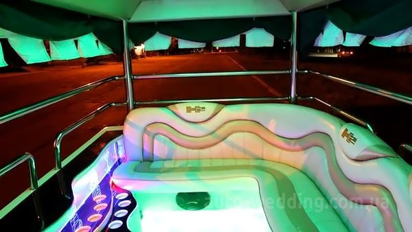 Лимузин Mega Hummer H2 Disco на свадьбу в Киеве
