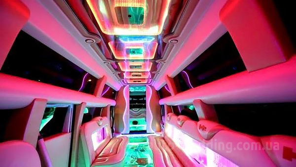Лимузин Mega Hummer H2 Disco на свадьбу в Киеве