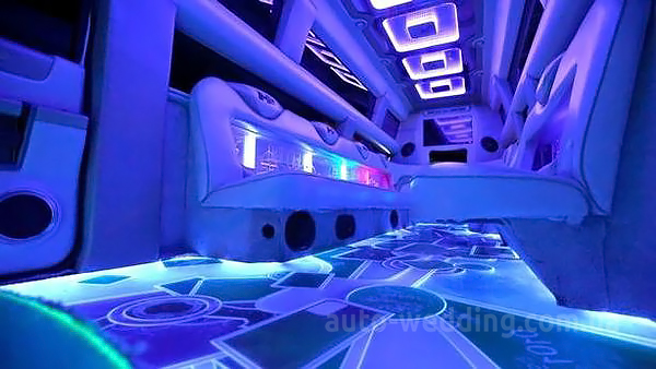 Лимузин Mega Hummer H2 Disco на свадьбу в Киеве