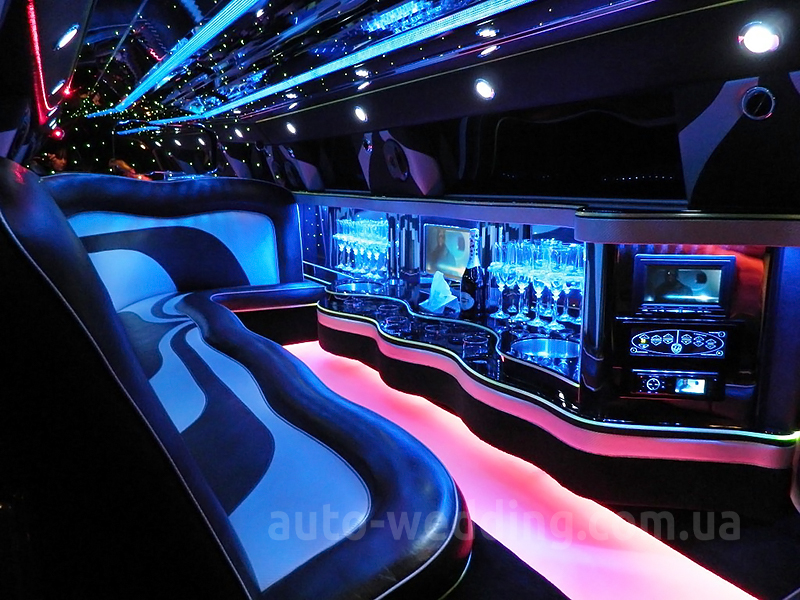 Прокат лимузина Chrysler 300C