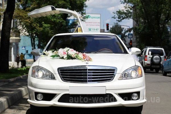 Прокат лимузина Mercedes W221 S63