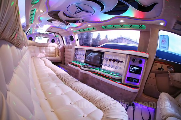 Прокат лимузина Mercedes W221 S63