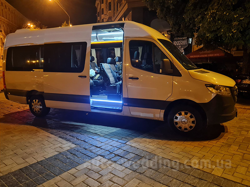 Аренда микроавтобуса Mercedes Sprinter 12 мест на свадьбу в Киеве