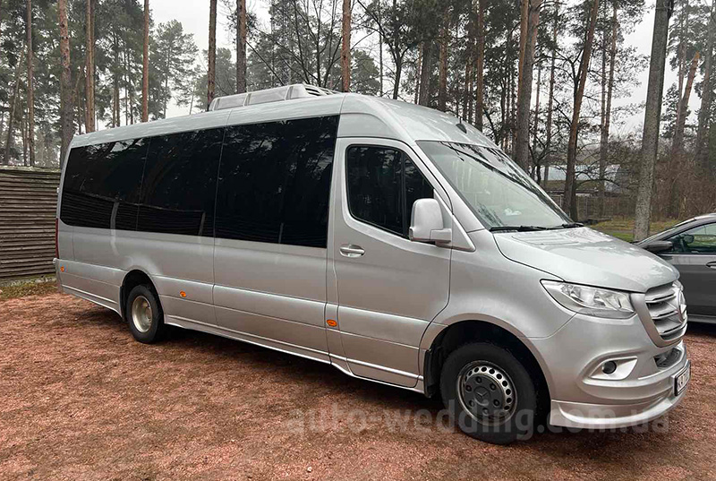 Аренда микроавтобуса Mercedes Sprinter 23 места на свадьбу с водителем в Киеве