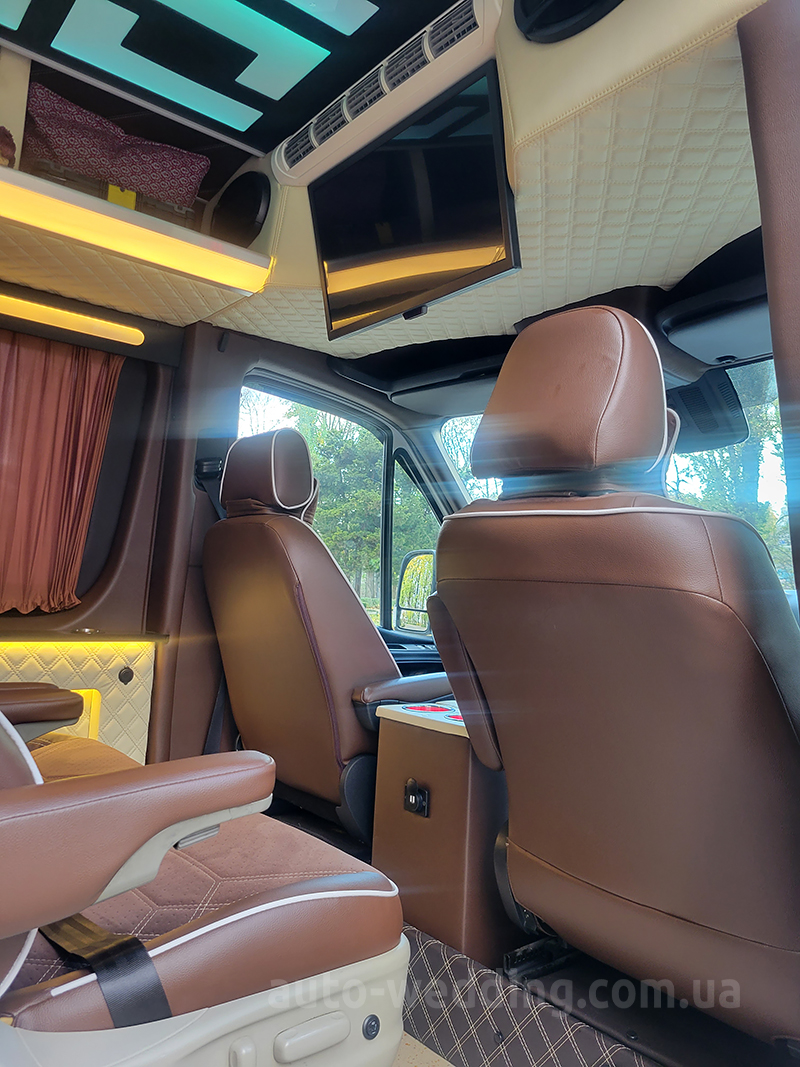 Микроавтобус на свадьбу Mercedes Sprinter VIP 8 мест белый на свадьбу в Киеве