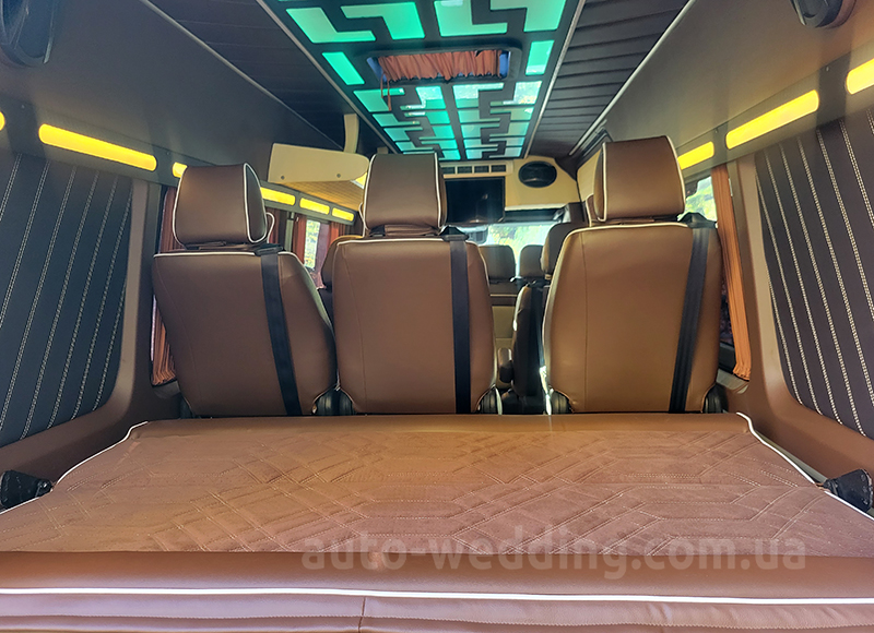 Микроавтобус на свадьбу Mercedes Sprinter VIP 8 мест белый на свадьбу в Киеве