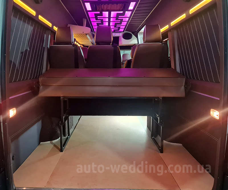 Микроавтобус на свадьбу Mercedes Sprinter VIP 8 мест белый на свадьбу в Киеве