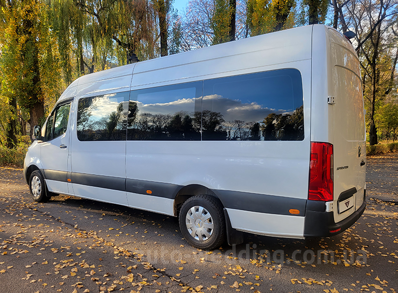 Микроавтобус на свадьбу Mercedes Sprinter VIP 8 мест белый на свадьбу в Киеве