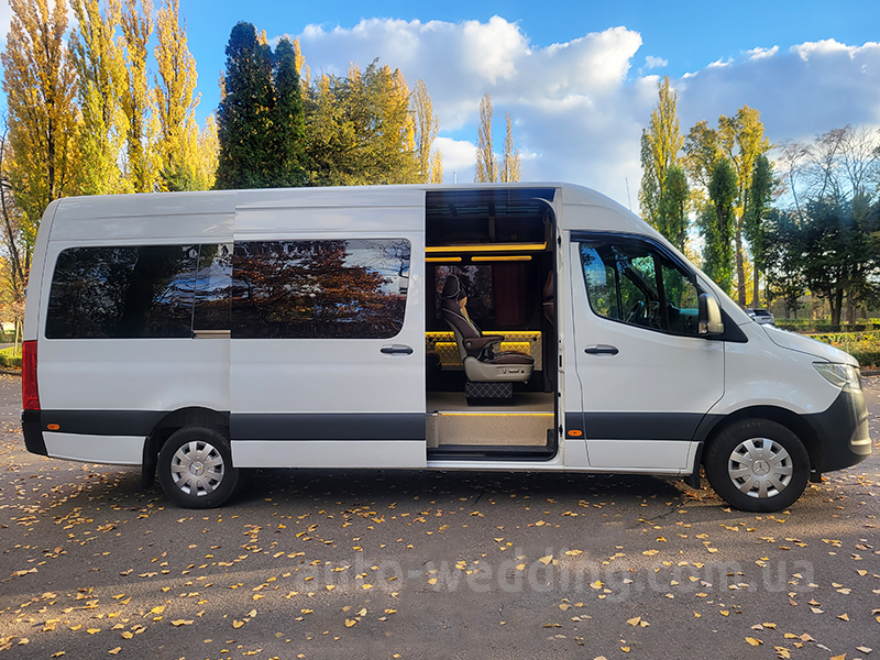 Микроавтобус на свадьбу Mercedes Sprinter VIP 8 мест белый на свадьбу в Киеве