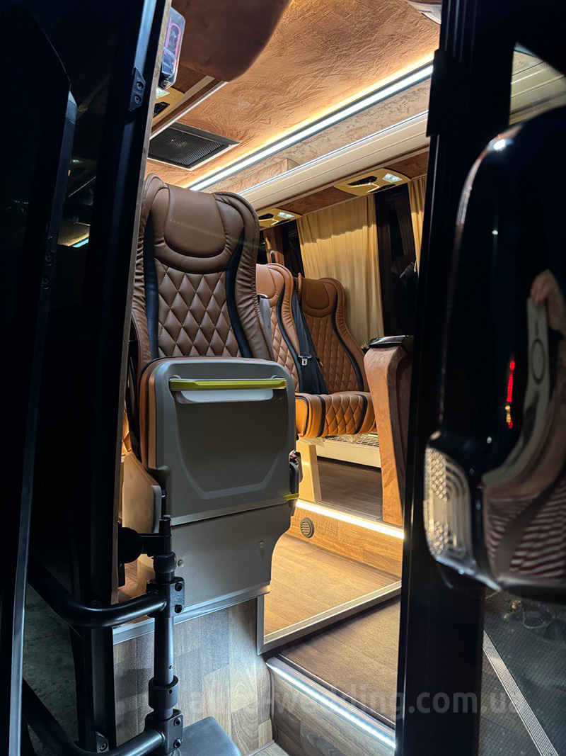 Аренда микроавтобуса Mercedes Sprinter HD 907 20 мест на свадьбу с водителем в Киеве
