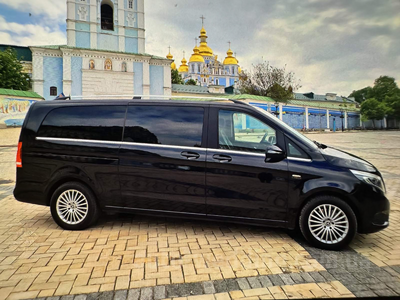 Аренда микроавтобуса Mercedes-Benz V-Class long 7 мест на свадьбу с водителем в Киеве