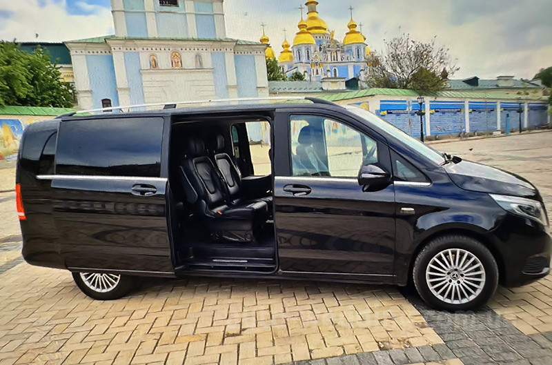 Аренда микроавтобуса Mercedes-Benz V-Class long 7 мест на свадьбу с водителем в Киеве