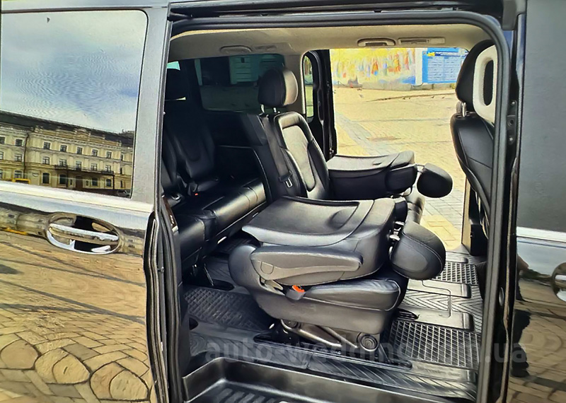 Аренда микроавтобуса Mercedes-Benz V-Class long 7 мест на свадьбу с водителем в Киеве