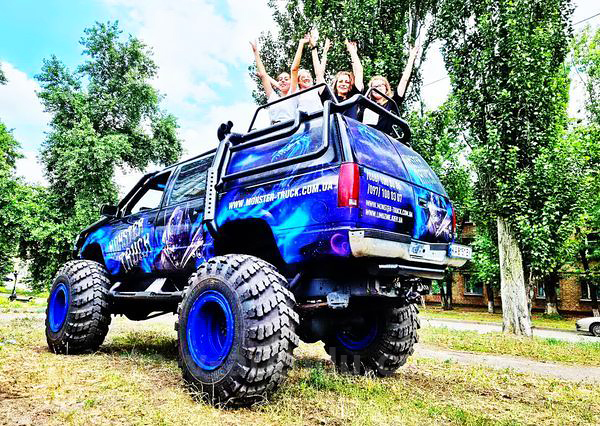 Аренда Party Bus Monster Truck Transformer с водителем в Киеве