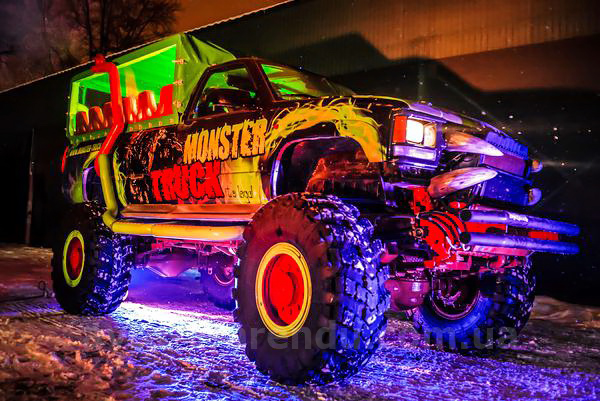 Аренда Party Bus Monster Truck с водителем в Киеве