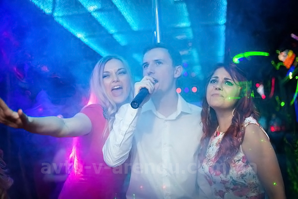 Аренда Party Bus Vegas с водителем в Киеве