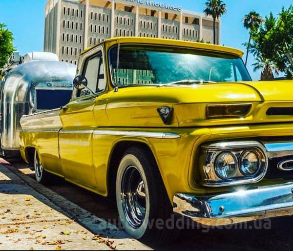 Ретро пикап GMC Food Truck аренда на съемки рекламы, видеоклипов, фотосессий и для фотозон в Киеве