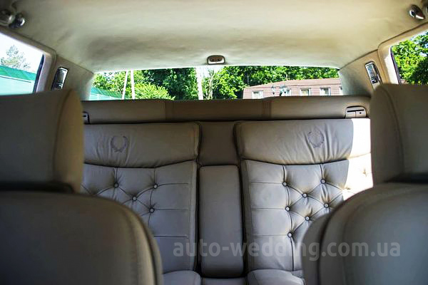 Ретро авто на свадьбу Cadillac Fleetwood белый с водителем в Киеве