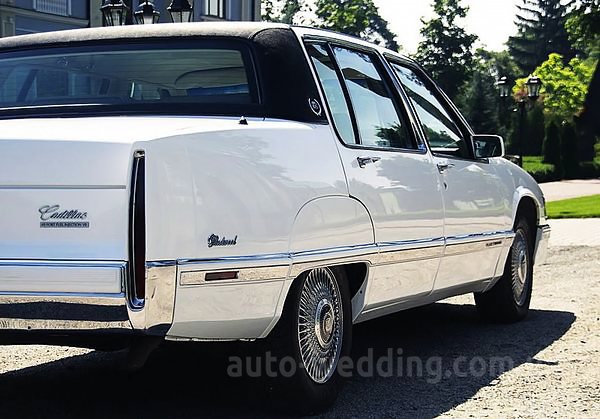 Ретро авто на свадьбу Cadillac Fleetwood белый с водителем в Киеве