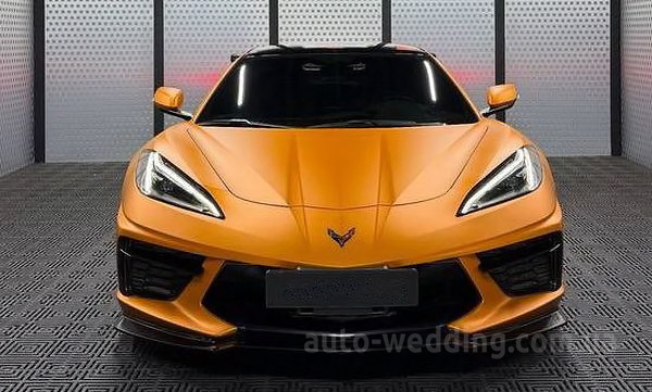 Аренда спорткара Chevrolete Corvette C8  на видеоосъемки и фотосессии с водителем в Киеве