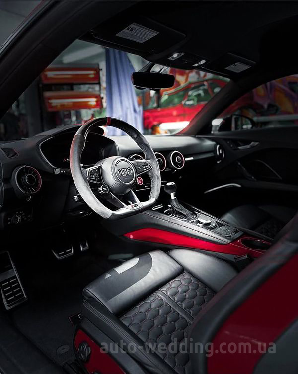 Прокат авто Audi TT RS  на свадьбу с водителем в Киеве