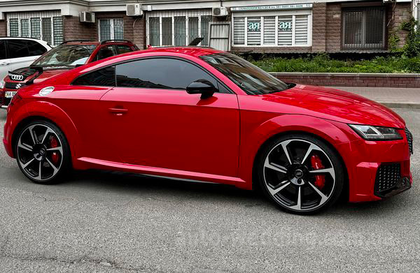 Прокат авто Audi TT RS  на свадьбу с водителем в Киеве