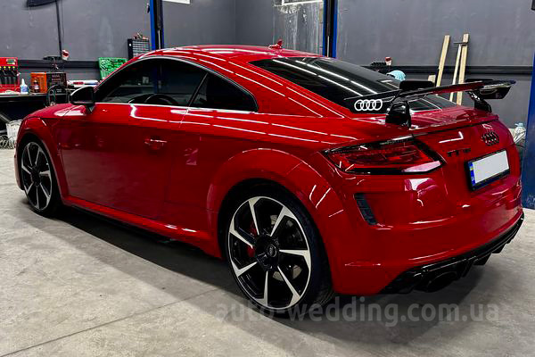 Прокат авто Audi TT RS  на свадьбу с водителем в Киеве