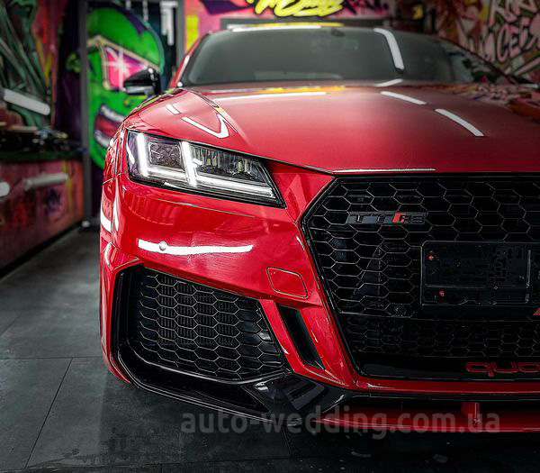 Прокат авто Audi TT RS  на свадьбу с водителем в Киеве