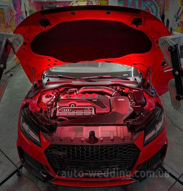 Прокат авто Audi TT RS  на свадьбу с водителем в Киеве