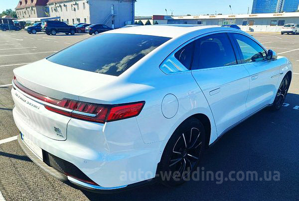 Электрокар BYD HAN на свадьбу в Киеве