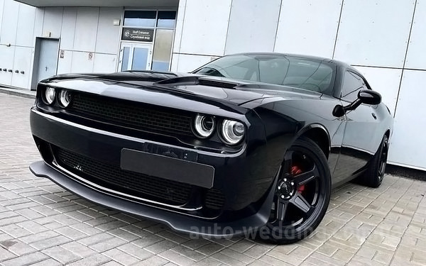 Авто на свадьбу Dodge Challenger 3.6 черный с водителем в Киеве
