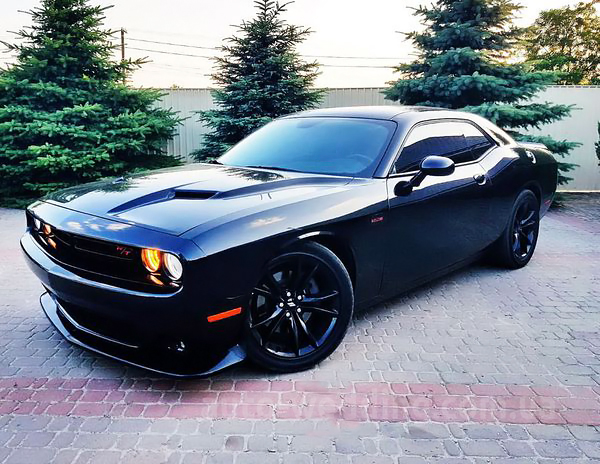 Авто на свадьбу Dodge Challenger черный