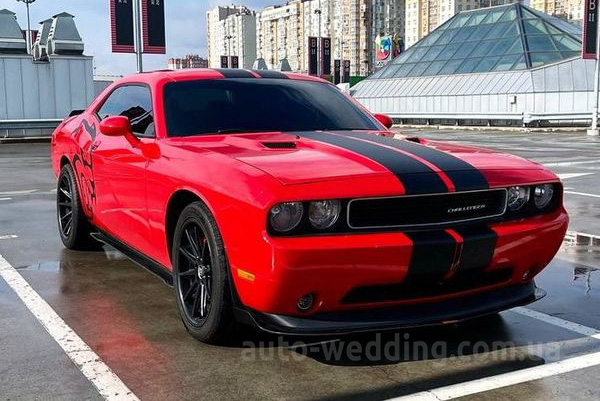 Авто на съемки Dodge Challenger красный в Киеве