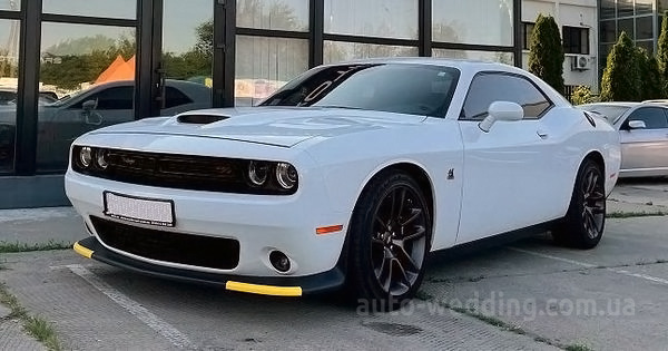 Авто на съемки Dodge Challenger белый в Киеве