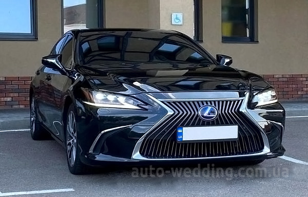 Авто на свадьбу Lexus ES300 с водителем в Киеве